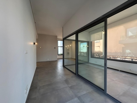 Beautiful Penthouse with Terrace & Pool For Sale in Badaro — 11