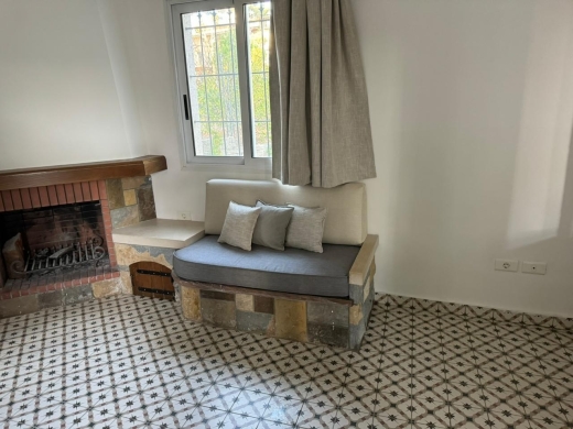 Individual House With Garden For Rent in Bolonia — 3