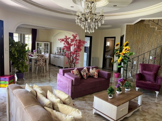 Duplex Villa With Garden For Sale in Rwayset Sawfar, Aley