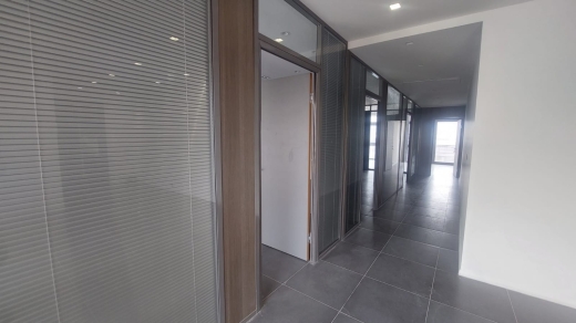 130 SQM Office for Rent in Downtown