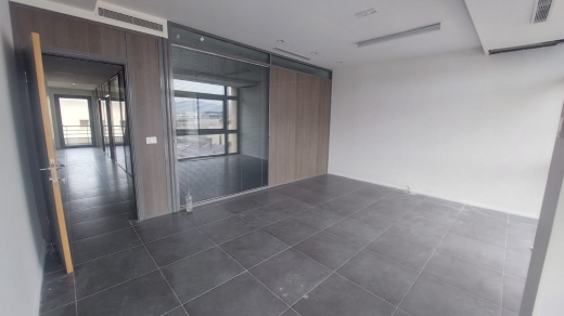 130 SQM Office for Rent in Downtown — 2