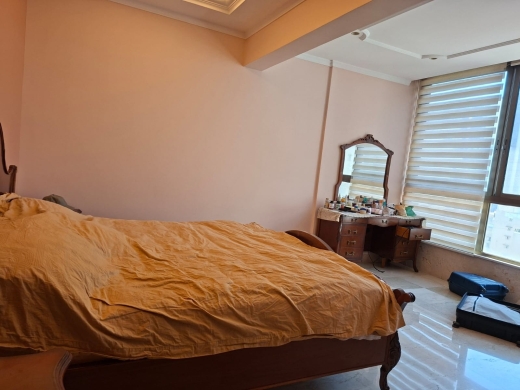 Bright 2-Bedroom Apartment with Open View For Sale in Verdun, Ras Beirut — 11