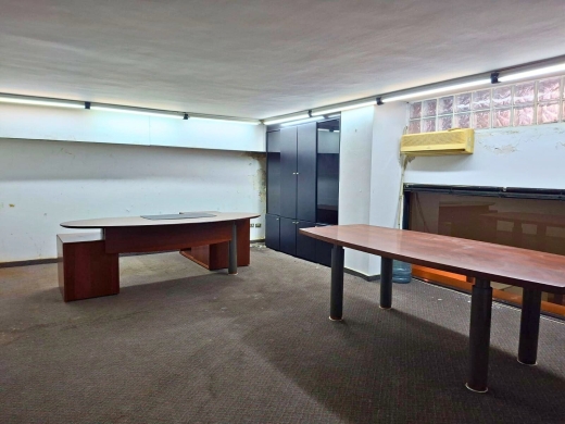 905 SQM Warehouse & Offices For Sale in Verdun, Ras Beirut — 2