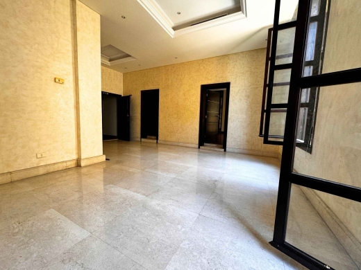 High-End 124 SQM Office For Rent in Prime Location in Down Town — 2