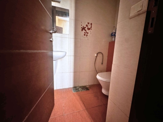 High-End 124 SQM Office For Rent in Prime Location in Down Town — 8