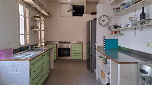 Spacious & Unique Apartment with Terrace For Sale in Mar Elias, Ras Beirut — 5