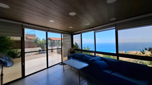 Apartment For Sale in Halat With Terrace And Seaview