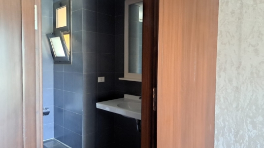 Spacious & Beautifully Designed Apartment For Sale in Tallet Al Khayat — 11