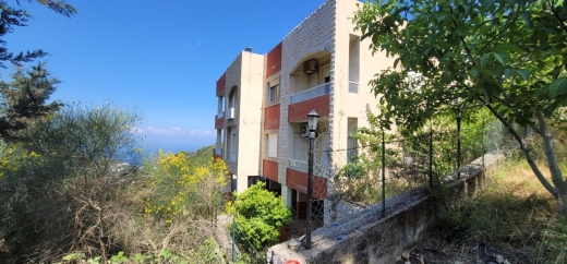 Building With Garden & Open View For Sale in Ghedras