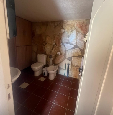 Old Lebanese-Style House With A Spacious Land For Sale in Dhour, Zahle — 16