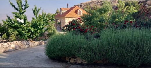 Old Lebanese-Style House With A Spacious Land For Sale in Dhour, Zahle — 15