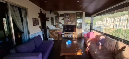 Hot Deal ! Apartment With Terrace For Sale in Qannabet Broumana — 2
