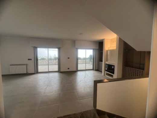Villa With A Spacious Terrace For Rent in Fakra Club