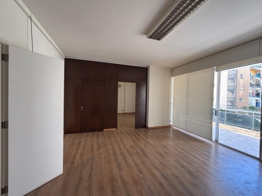 300 SQM Office For Rent in Badaro
