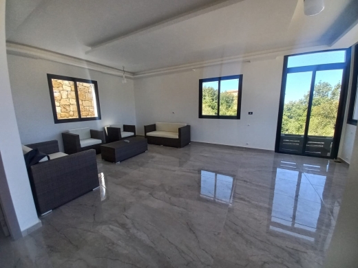 Unique Villa With Garden For Sale in Mechmech