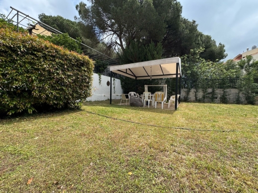 A High-End Villa With Garden For Rent In Monteverde