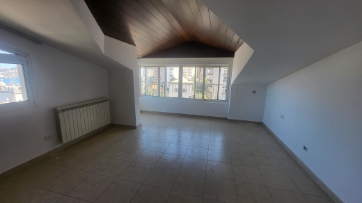 Spacious Apartment For Sale in Haret Sakher — 5