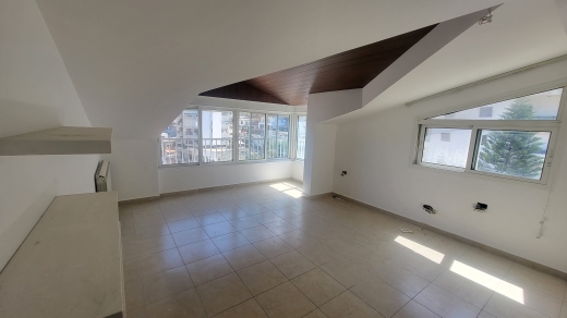 Spacious Apartment For Sale in Haret Sakher — 4