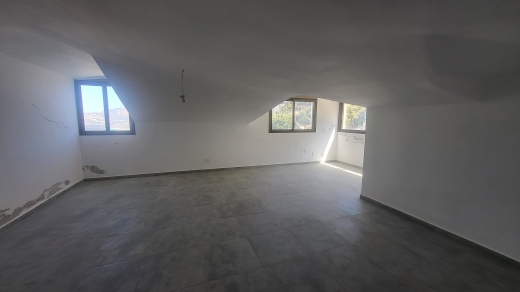 Roof With Amazing Sea View For Sale in Haret Sakher — 4