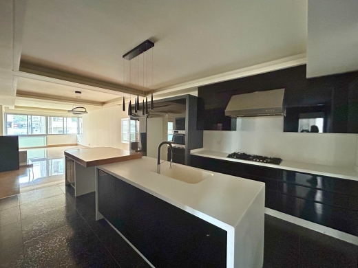 Renovated 3-Bedroom Apartment For Sale in Tallet Al Khayat, Ras Beirut — 2