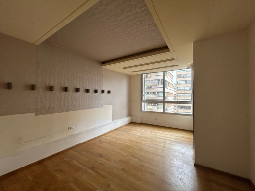 Renovated 3-Bedroom Apartment For Sale in Tallet Al Khayat, Ras Beirut — 7