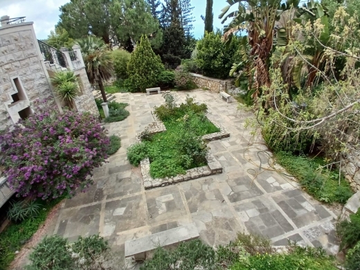 One-Of-A-Kind Villa With Garden For Sale in Qornet El Hamra — 12