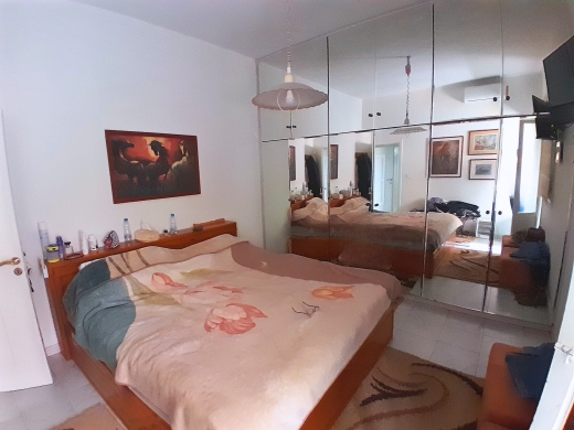 Investment Potential! 2-Bedroom Apartment For Sale in Achrafieh, Fassouh — 6