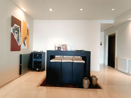 Luxurious Apartment in High-End Building For Sale in Achrafieh, Sioufi — 11