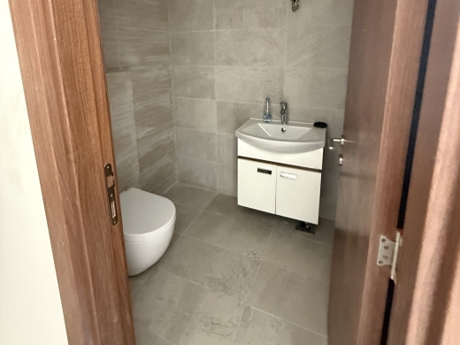 Modern Penthouse with Roof Terrace & Sea View For Sale in Achrafieh, Saydeh — 11