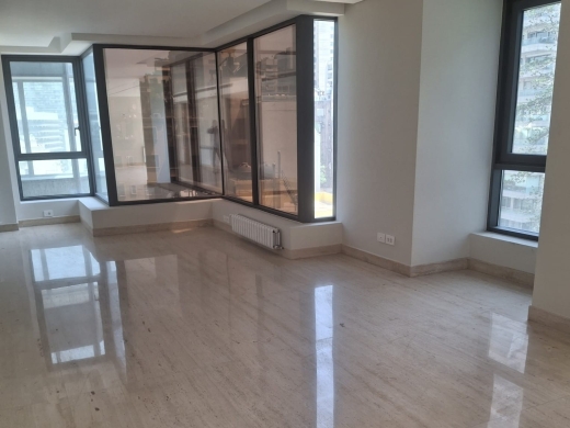 Brand New 420 SQM Apartment For Sale in Ain El Mreisseh