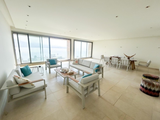 Luxurious Spacious Apartment With Panoramic Sea View For Sale in Tabarja — 4