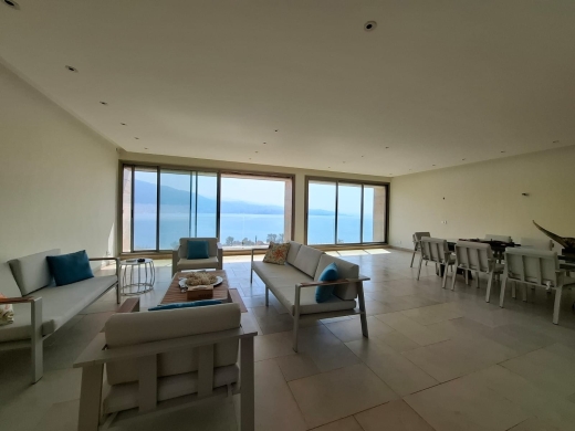 Luxurious Spacious Apartment With Panoramic Sea View For Sale in Tabarja