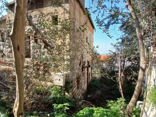 Traditional Old House with Land For Sale in Beit Chabeb — 16