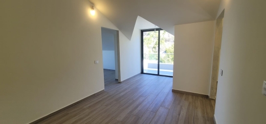 Brand New Spacious Roof Apartment For Sale in Achkout — 5