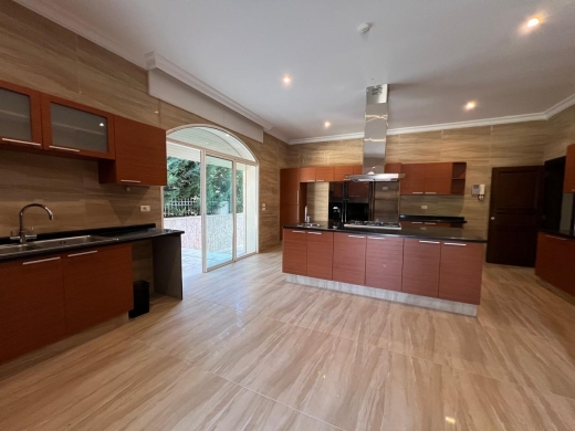 Semi-Furnished Amazing Villa With Pool For Sale in Fatqa — 14