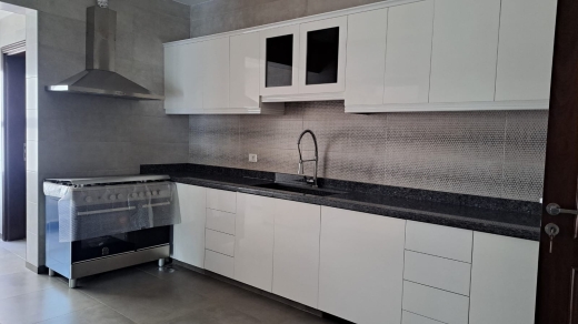 Spacious Apartment For Sale in Jnah — 11