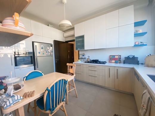 Unfurnished 3-Bedroom Apartment For Sale in Achrafieh, Geitawi — 5