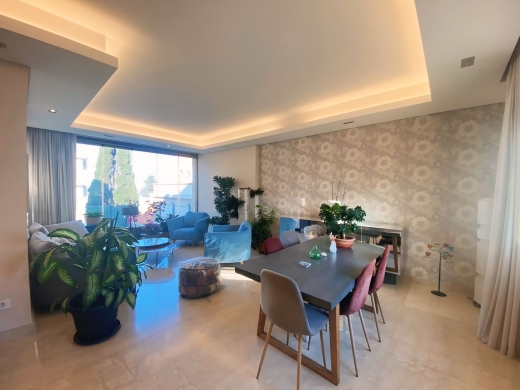 Unfurnished 3-Bedroom Apartment For Sale in Achrafieh, Geitawi