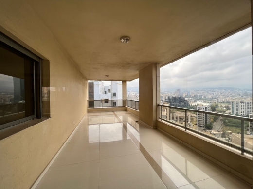 4-Bedroom Spacious Apartment For Sale in Achrafieh — 5