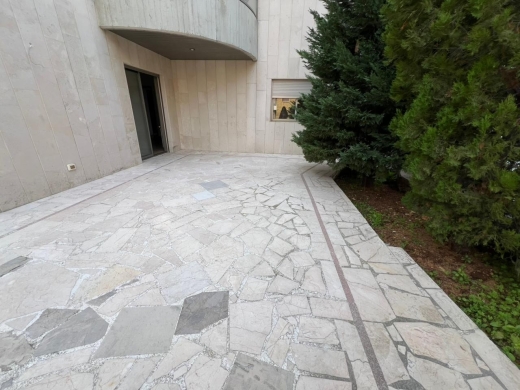 Spacious Apartment With Garden For Sale in Kfarhbeib — 6