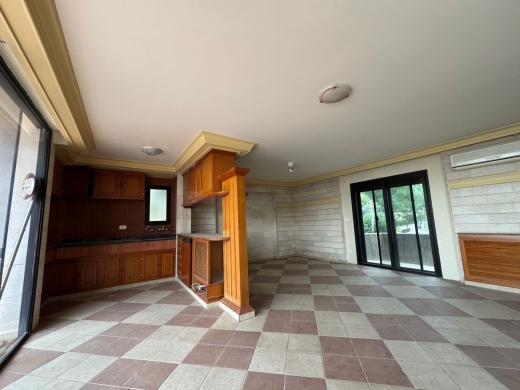 Spacious Villa With Terrace For Sale In Monteverde — 11