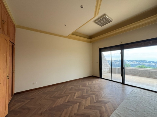 Spacious Villa With Terrace For Sale In Monteverde — 12