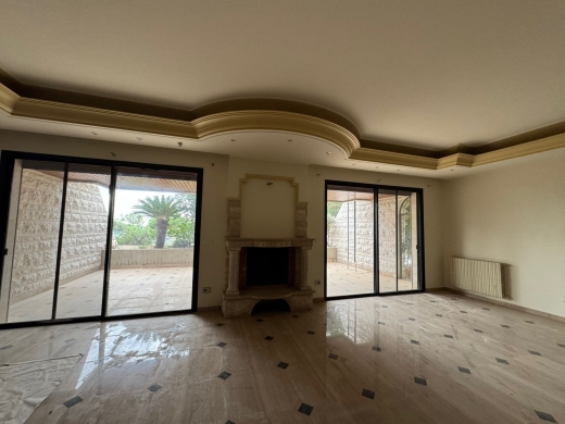 Spacious Villa With Terrace For Sale In Monteverde