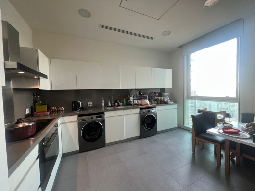 3-Bedroom Unfurnished Apartment with City View For Sale in Achrafieh, Sodeco — 8