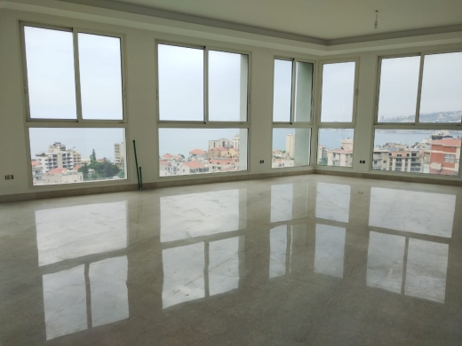 260 sqm apartment with 260 sqm roof for Sale in Jounieh