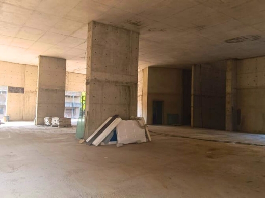 Industrial Showroom With Terrace For Rent in Zouk Mosbeh — 2