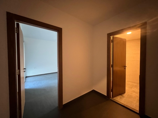 High-End 300 SQM Apartment For Sale in Kfarhbeib — 10