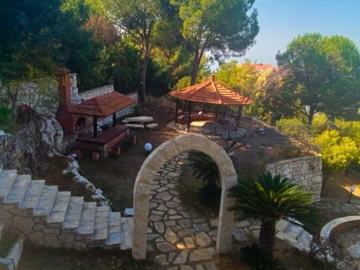 Luxurious Villa With Gardens & an Amazing View For Sale in Ghazir — 15