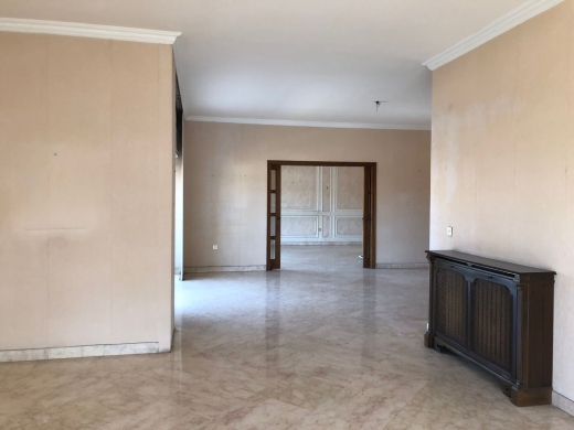 400 SQM Apartment for Sale in Badaro 24-Hour Electricity! — 3