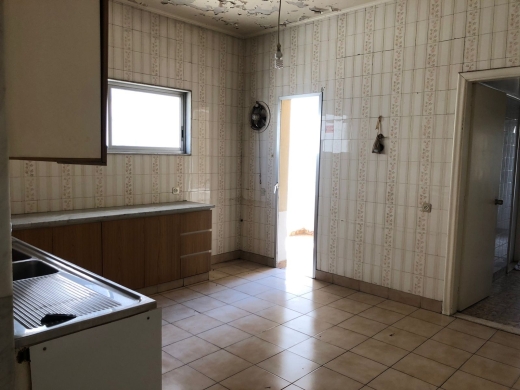 400 SQM Apartment for Sale in Badaro 24-Hour Electricity! — 4